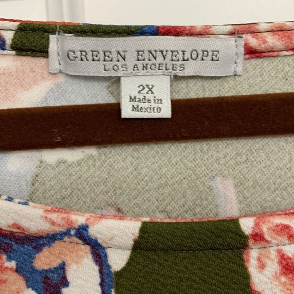 Green Envelope Women's Green Floral 3/4 Bell Sleeve Blouse Size 2X - Picture 4 of 6
